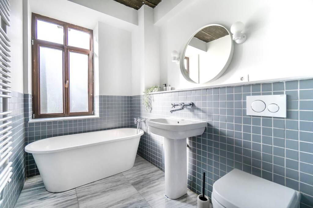 ブカレストMarvellous Design 2Br Old Townアパートメント エクステリア 写真